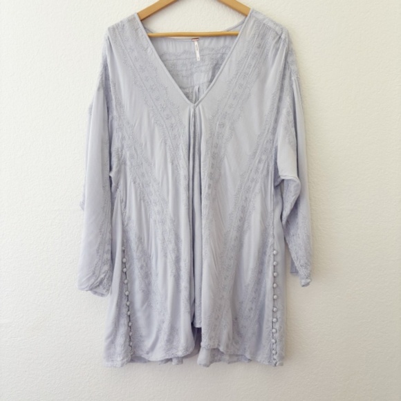 Free People lavender embroidered tunic buttons‎ down the side Size Medium - Picture 2 of 9